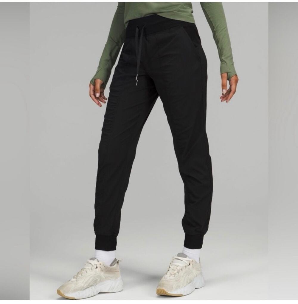 Lululemon Pants Womens 6 Black Dance Studio Jogger Mid Rise Athletic Sporty Gym